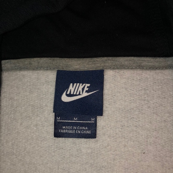 Nike zip-up hoodie - Picture 4 of 4